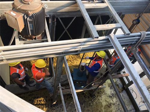 冷卻塔與工業(yè)冷水機(jī)的工作原理