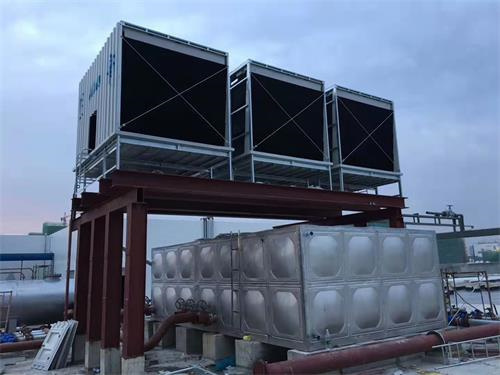 玻璃鋼方形逆流式冷卻塔的特點(河南方形逆流式玻璃