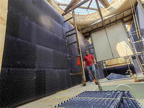 冷卻塔的分類特點有哪些?(冷卻塔的分類及特點)