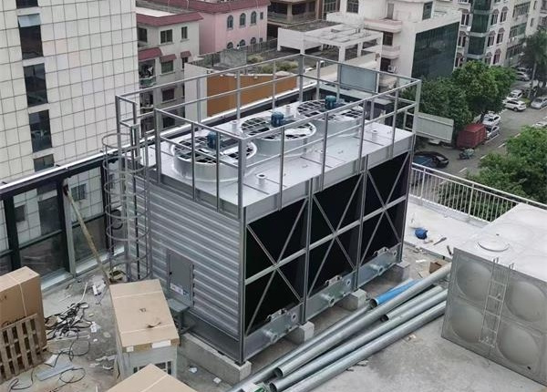 圓形冷卻塔車間走貨現場,圓形冷卻塔
